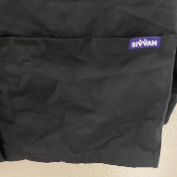 sivvan Women’s Black Button-Front Scrub Jacket Size Medium - Picture 4 of 7